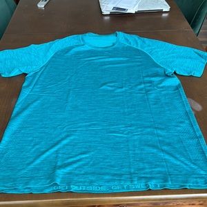 🍋 Lululemon shirt